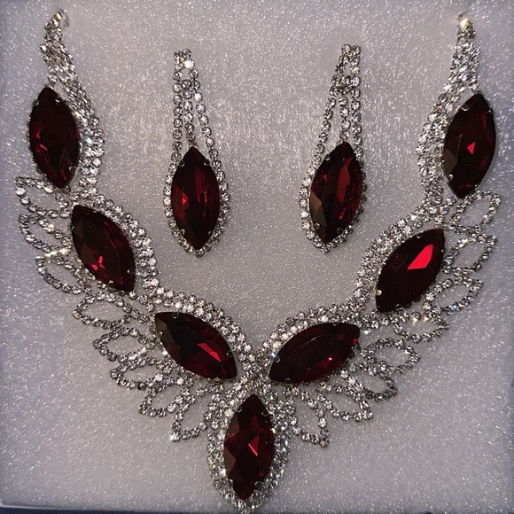 Beautiful Silver & Ruby Gemstone Necklace & Earring Set - Picture 1 of 6